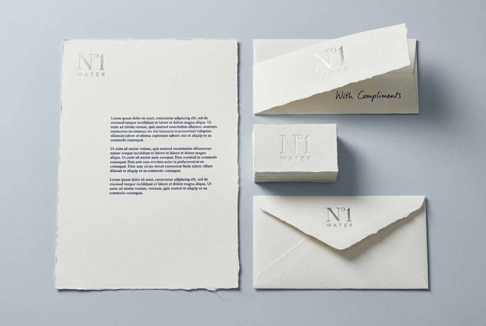 N°1 Water Geschäftsausstattung — Briefpapier, Karten und Umschlag mit Folienlogo